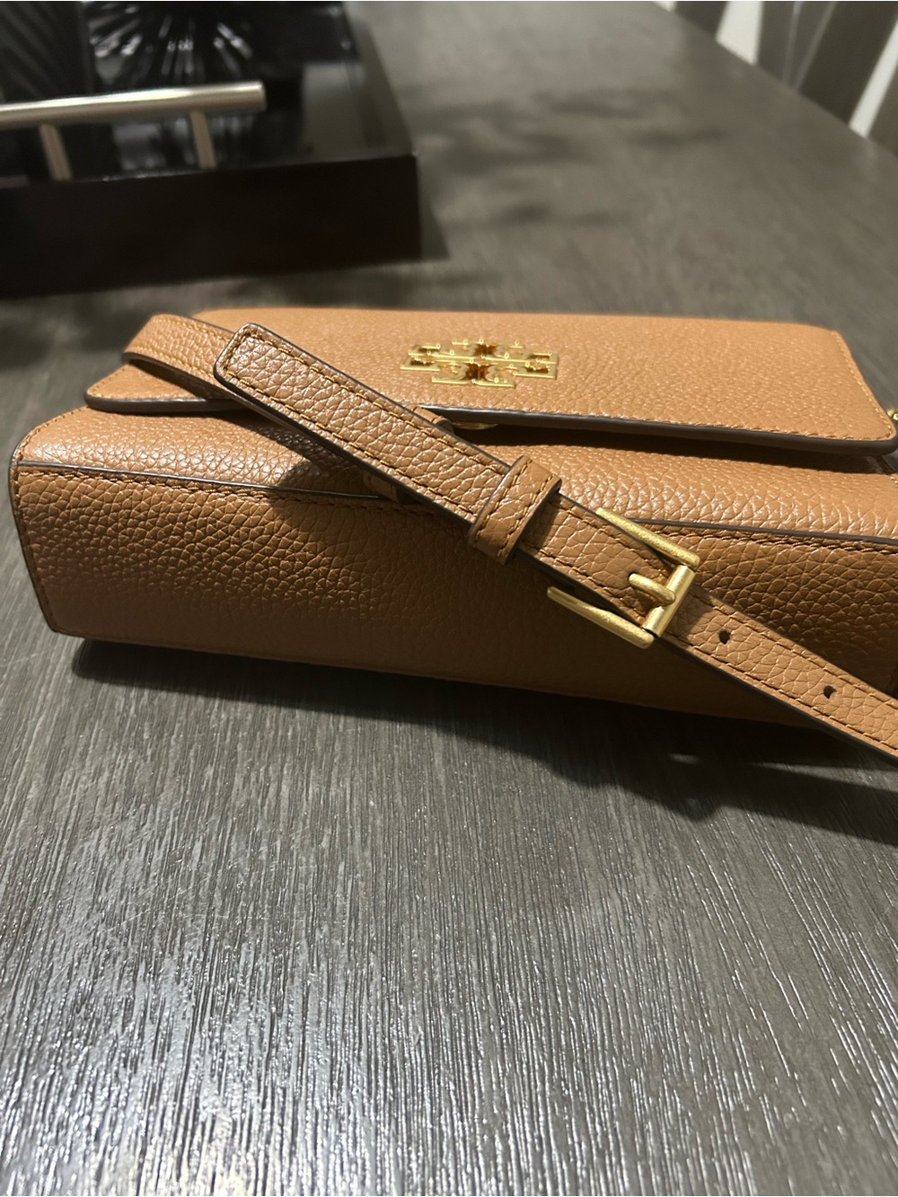 Tory Burch Caramel Pebbled Leather Crossbody with Gold Logo - Picture 6 of 8
